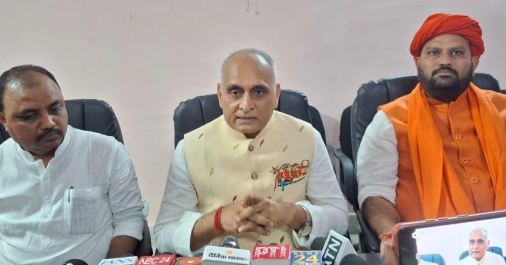 rajyasabha sansad rakesh Sinha in siwan